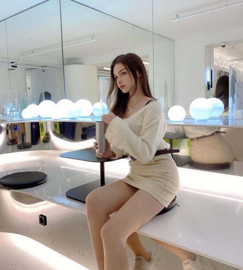 Elina Karimova Korea