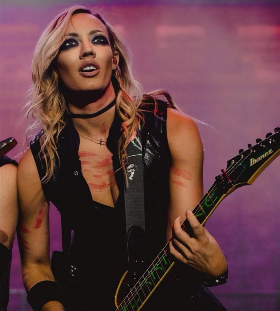 Courtney Cox guitarist