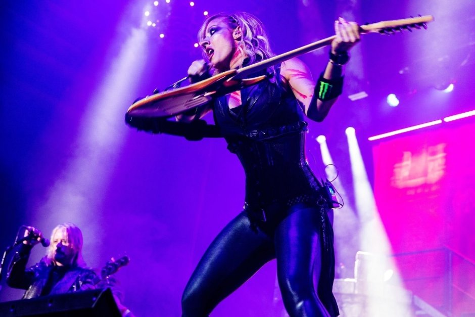 Nita Strauss Controlled Chaos