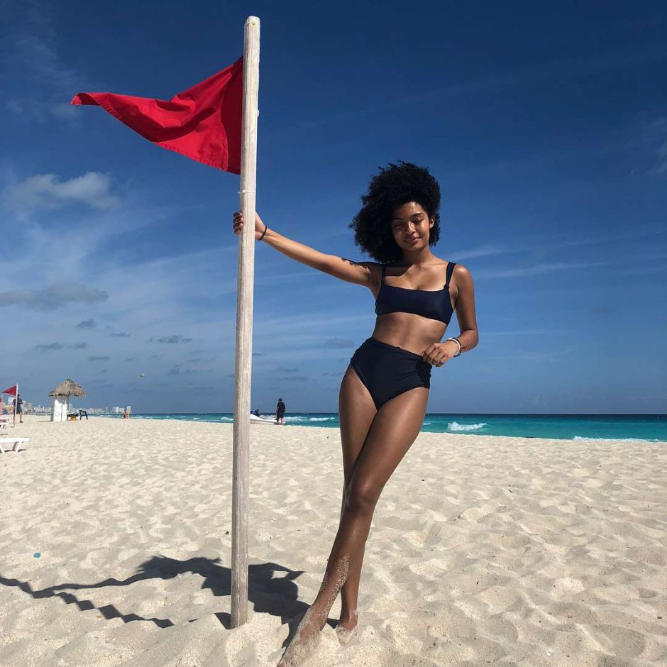 Yara Shahidi Photo Legs