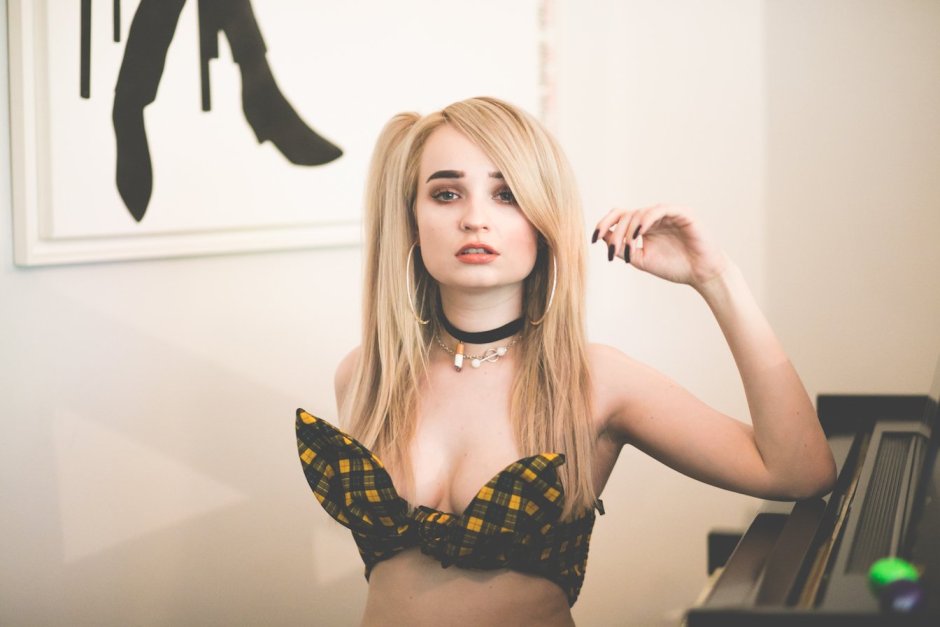 Kim Petras Bikini