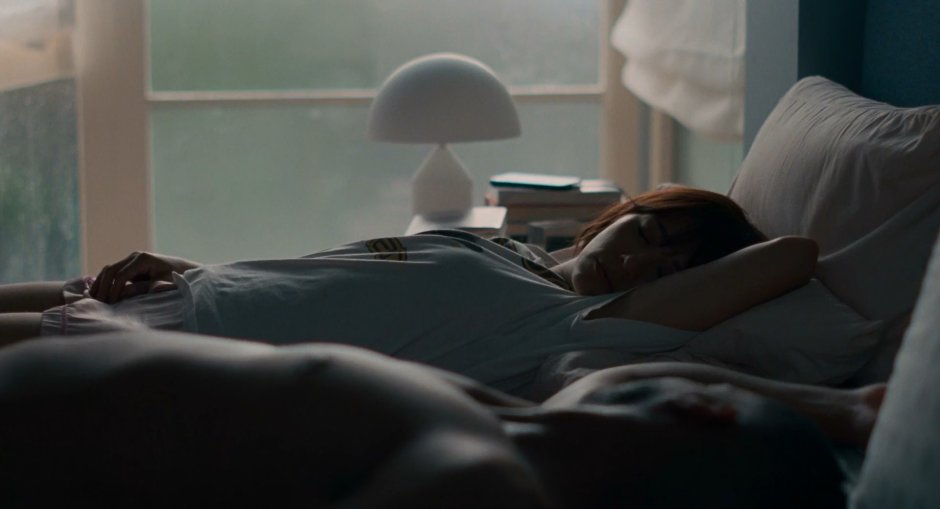 Naked Aurora Vaillantcort in bed