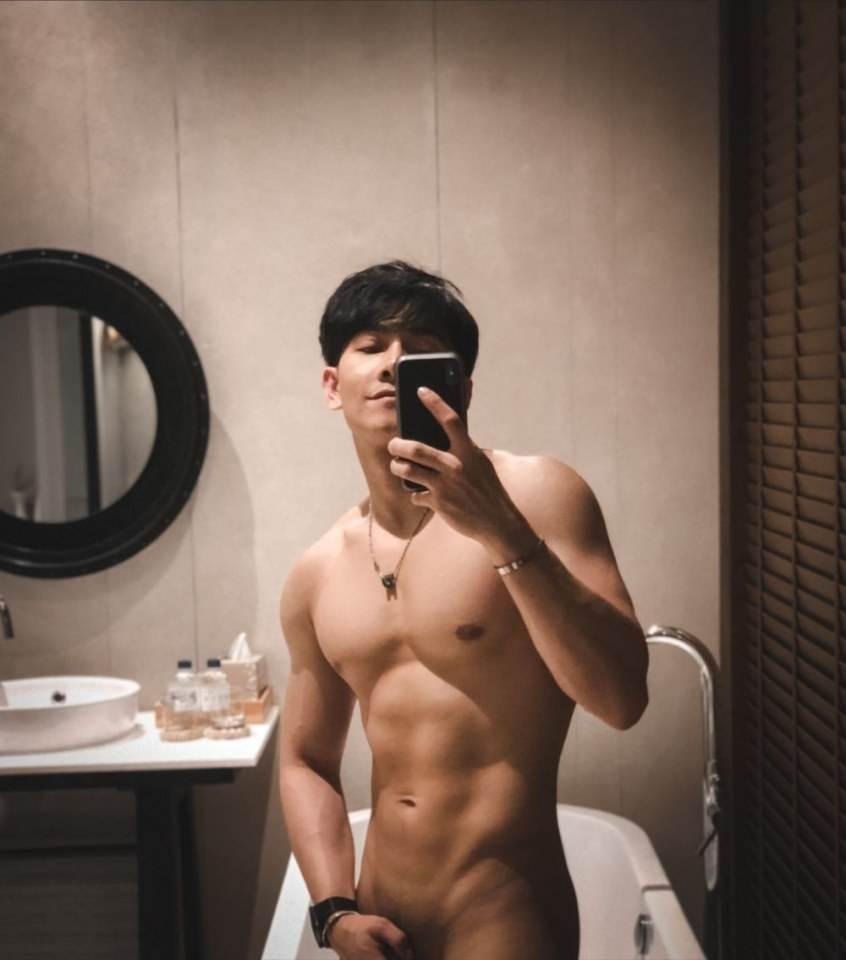 Sweet boys of selfie