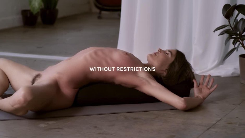 Jesse golden yoga naked