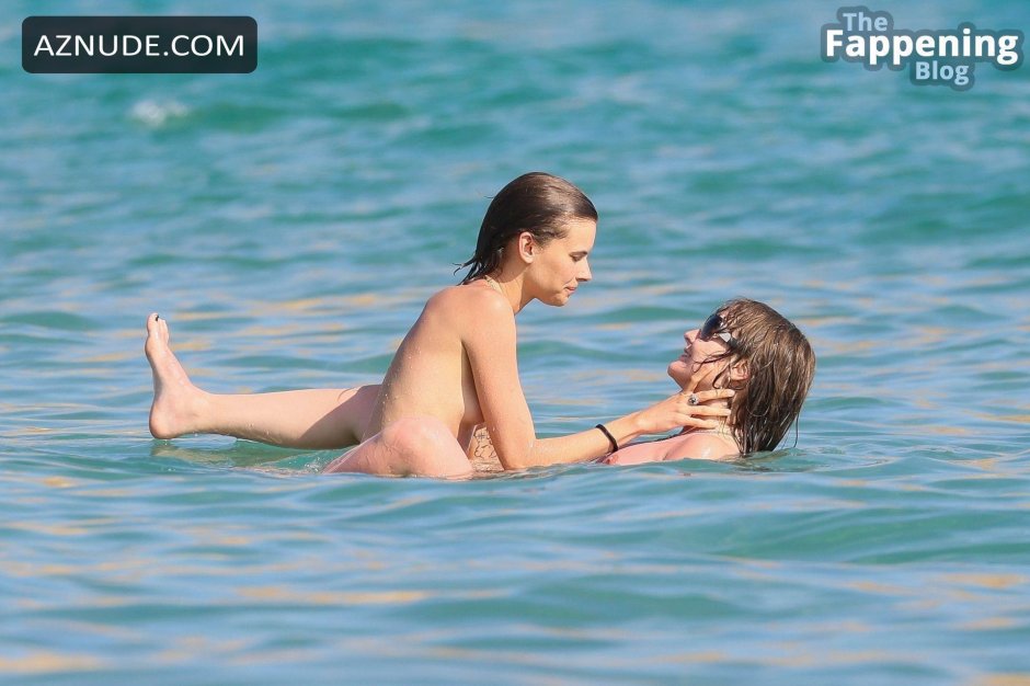 Victoria de Angelis Nude