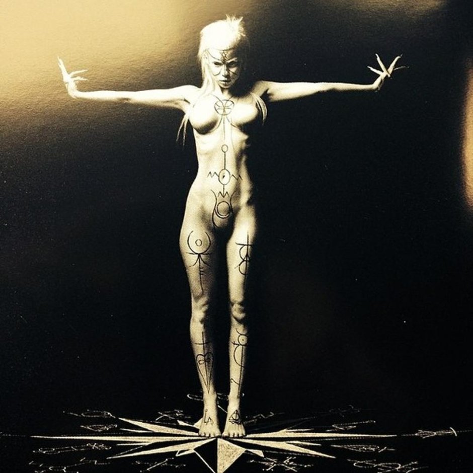 Die ANTWOORD YOLANDIO FISSER 18