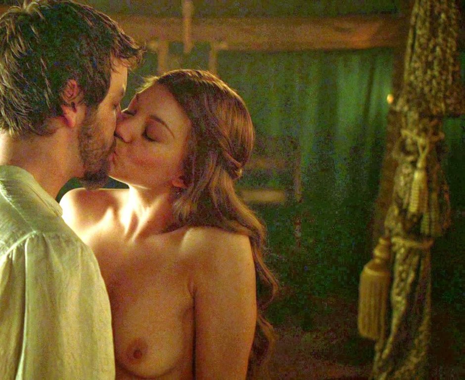 Naked Natalie Dormer in the series Tudors
