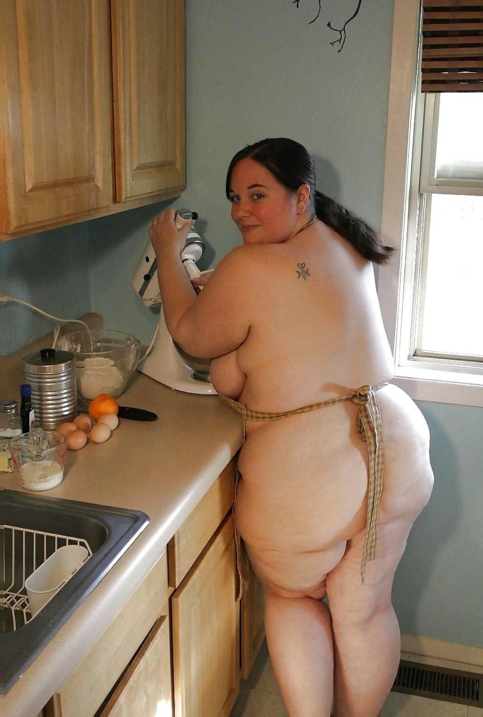 Naked thick housekeepers