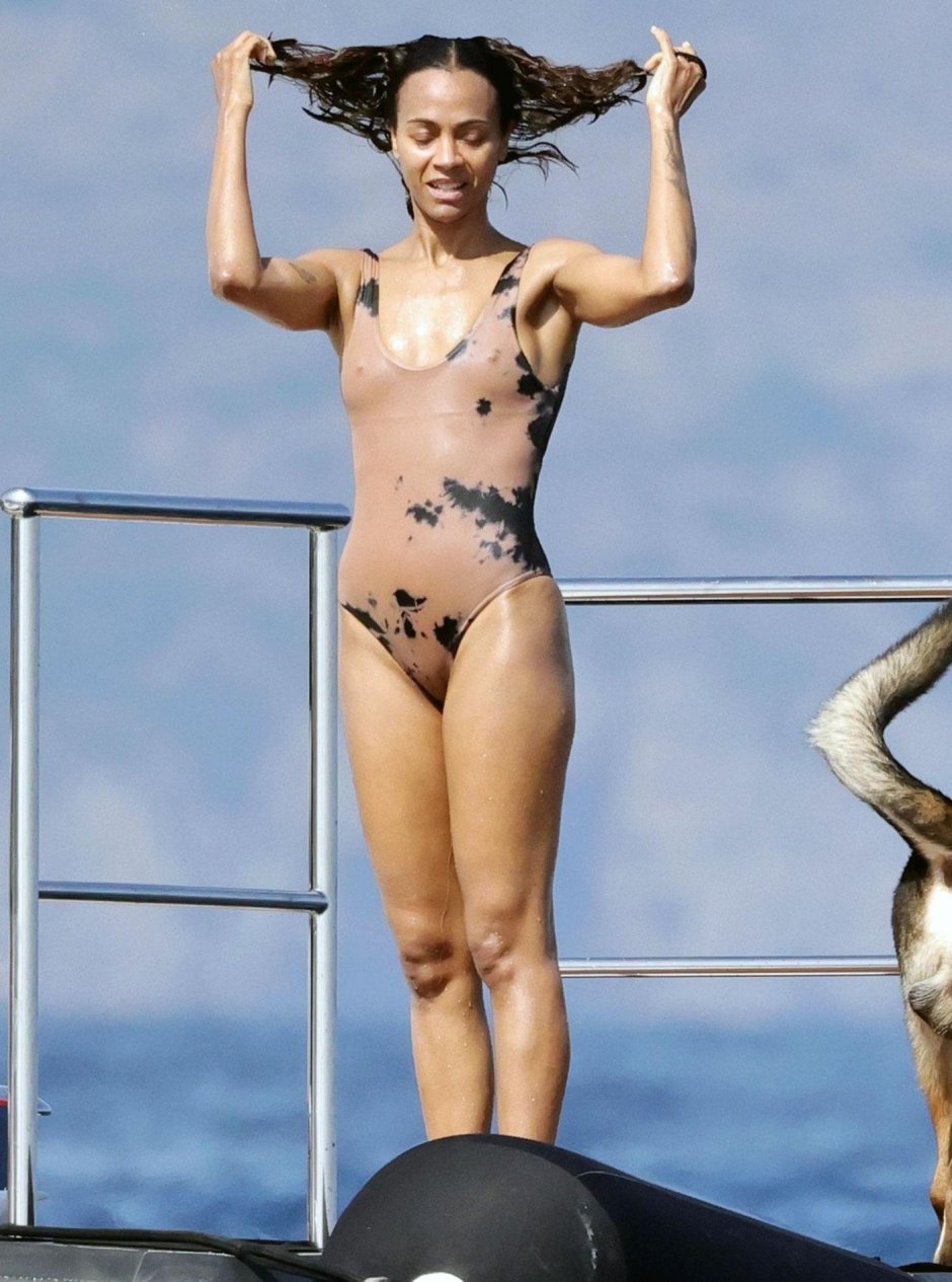 Zoe Saldana naked in cinema