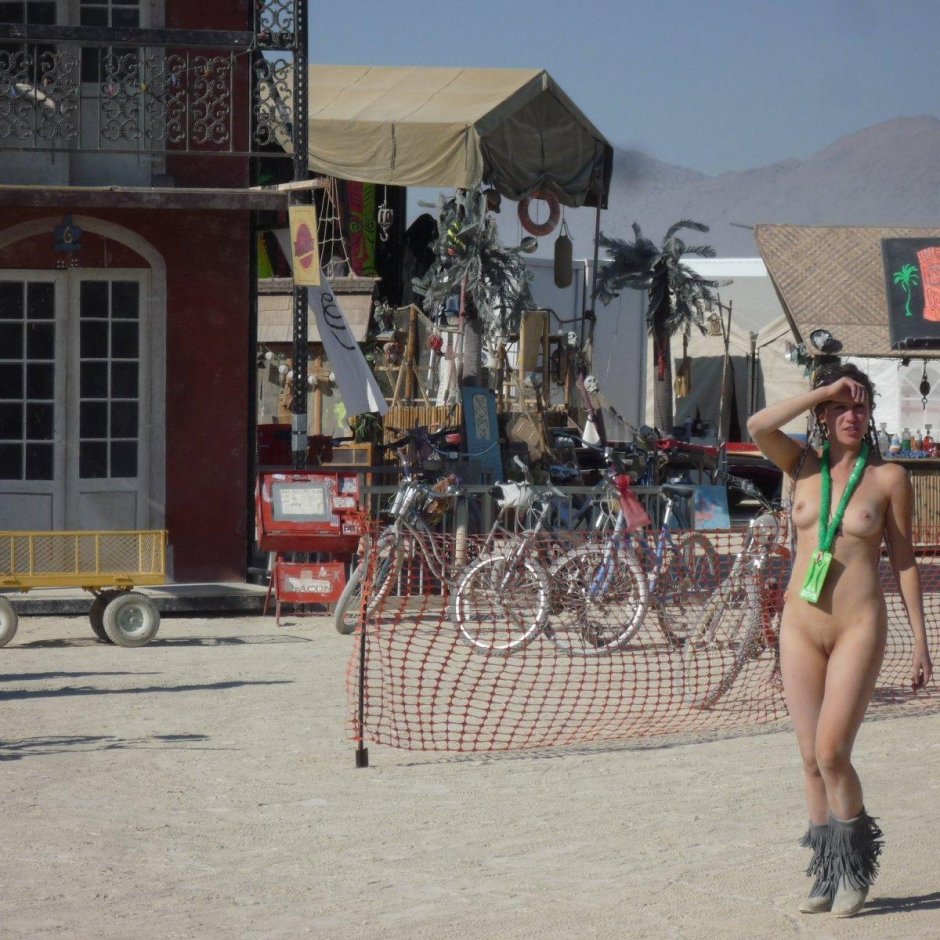 Berning Maning Festival Naked