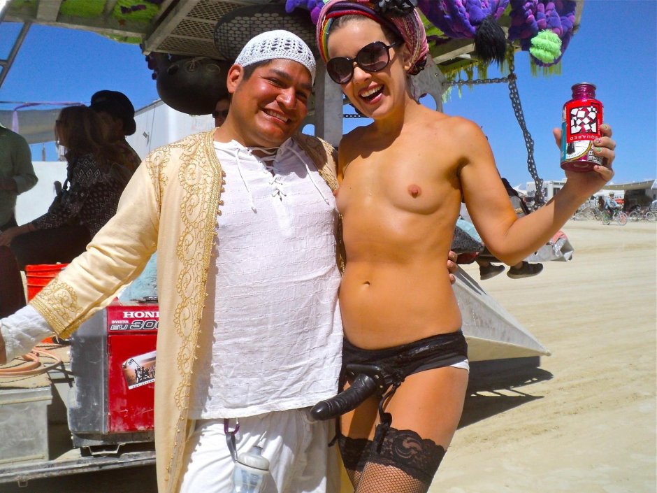 Berning Maning Man festival Nude