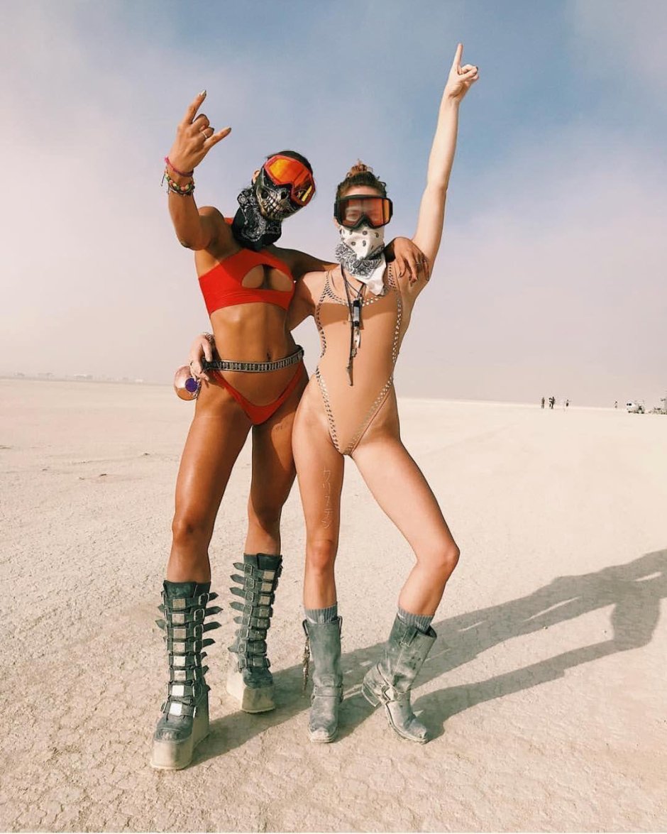 Berning Meng festival Nude