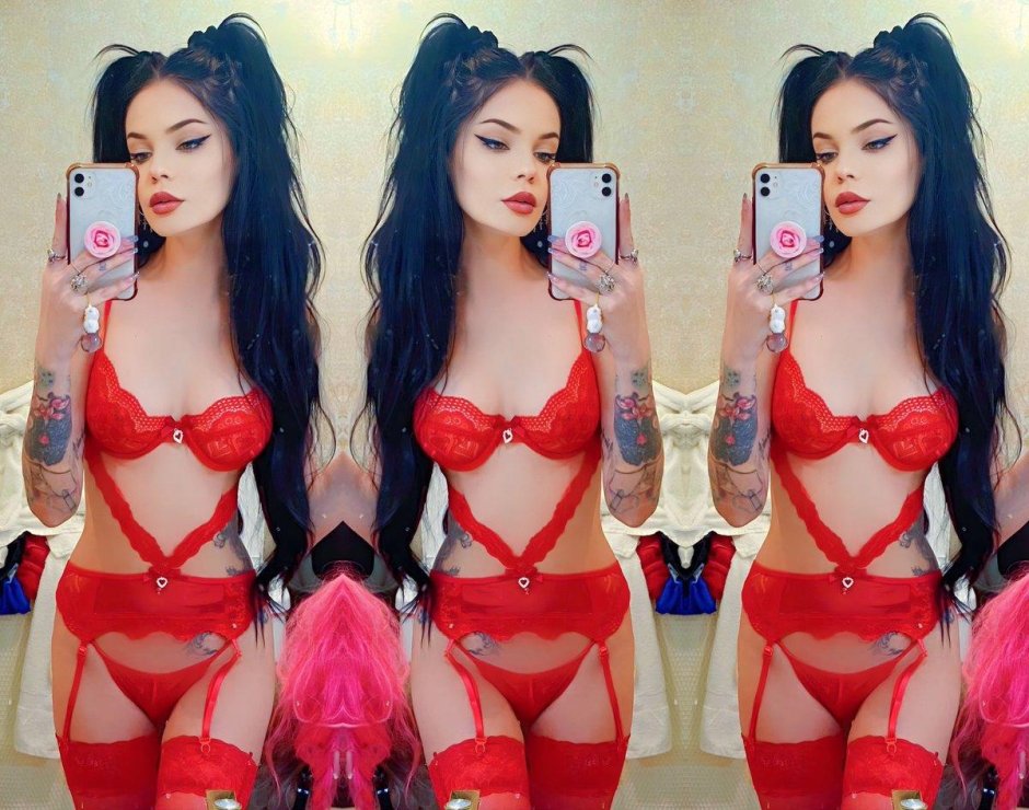 Sabrina Nellie on the heels of Nude