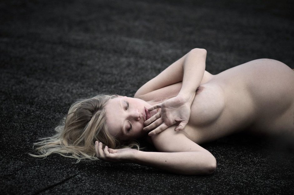 Melanie Tierry Erotic Photo