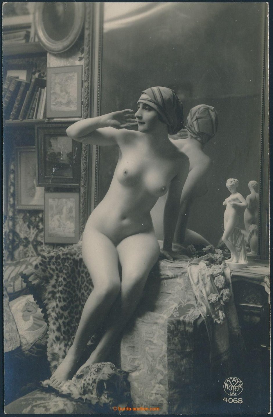 Vintage naked women