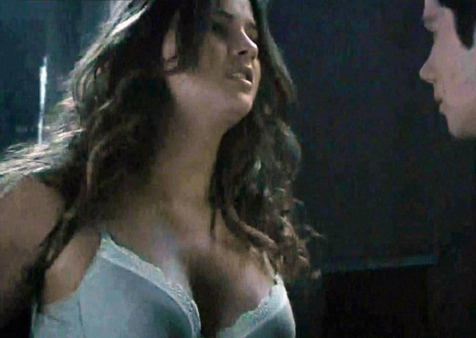 Shelley Hennig Erotic photos