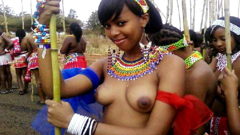 Naked Zulussian women