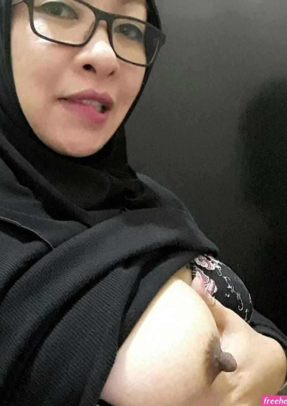 Indonesia hijab boobs