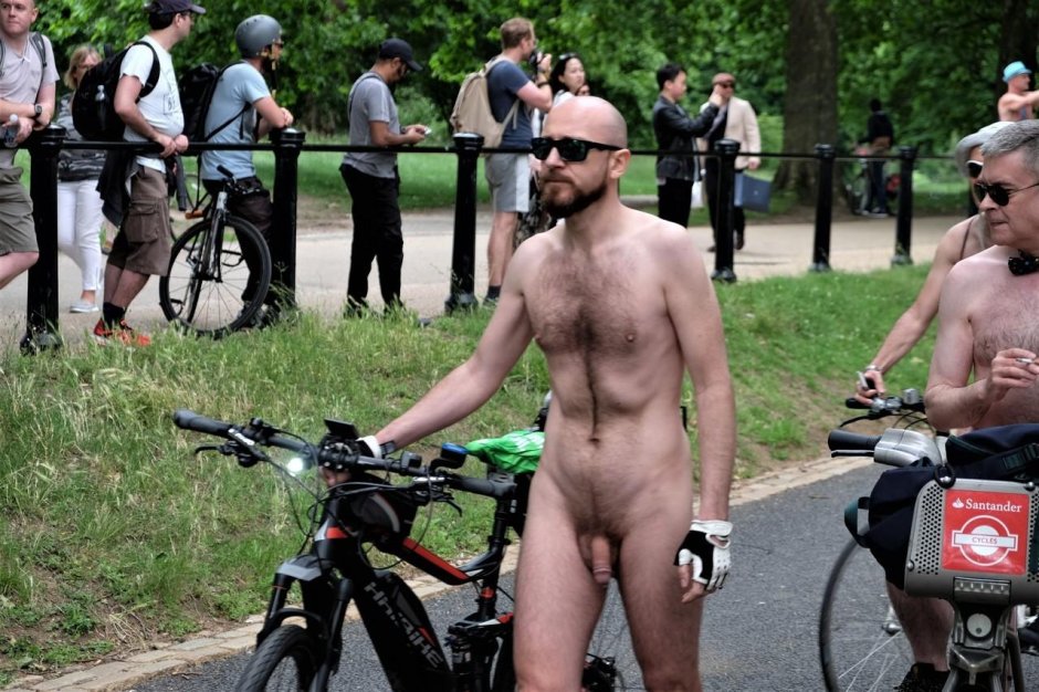 Naked bicycle races members