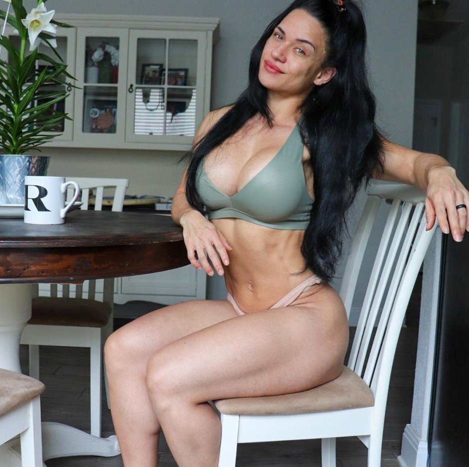 Rene Ess sucks with a naked