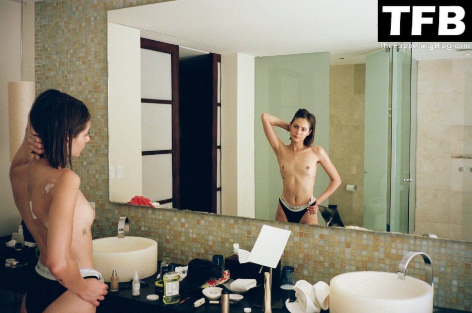 Will Holland Plum Naked