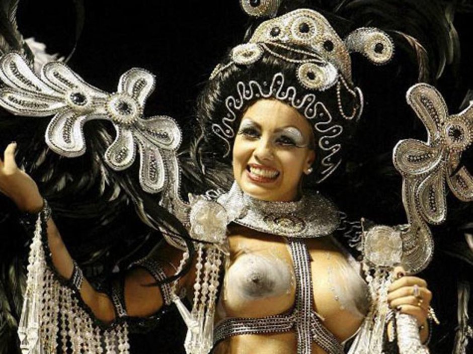 Andrea Martins Brazili Carnival