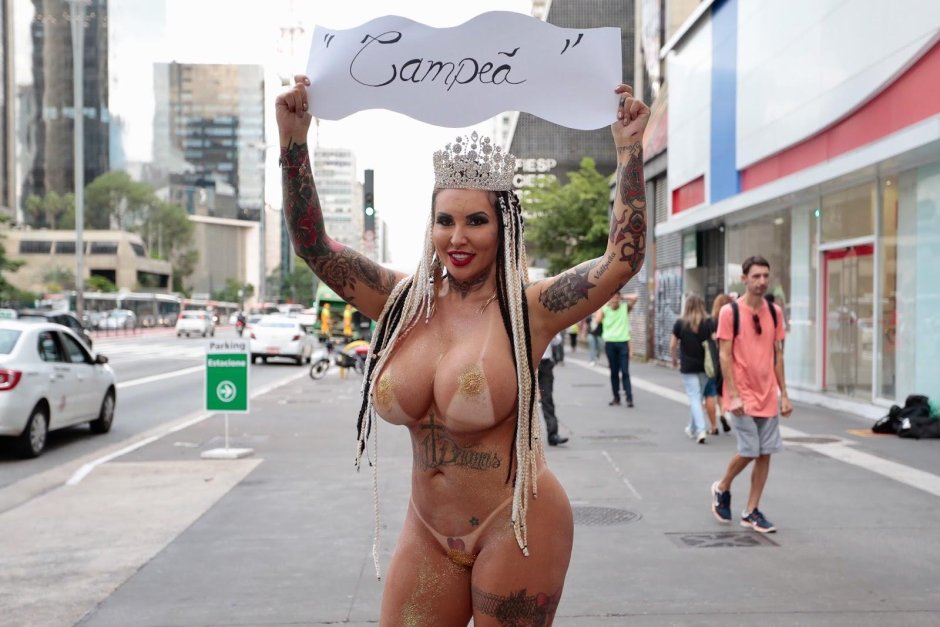 Naked Tits Vali Karnaval