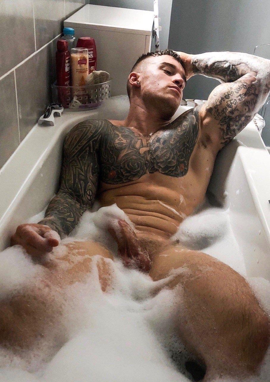 Chris Hatton Eggs Naked