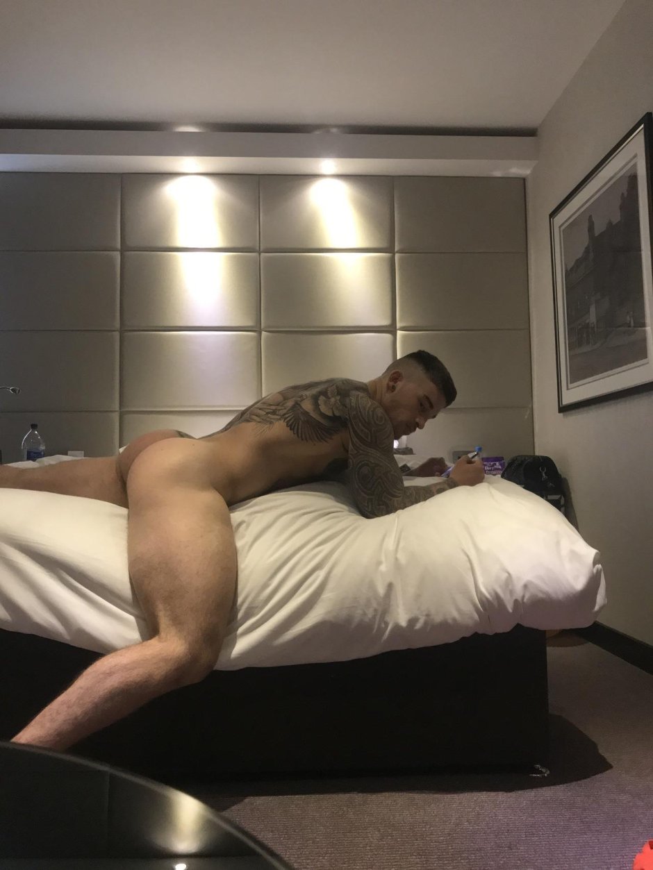 Chris Hatton Naked Plah