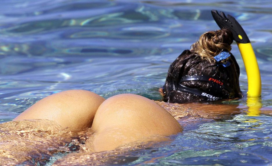 Assembly nude Diving