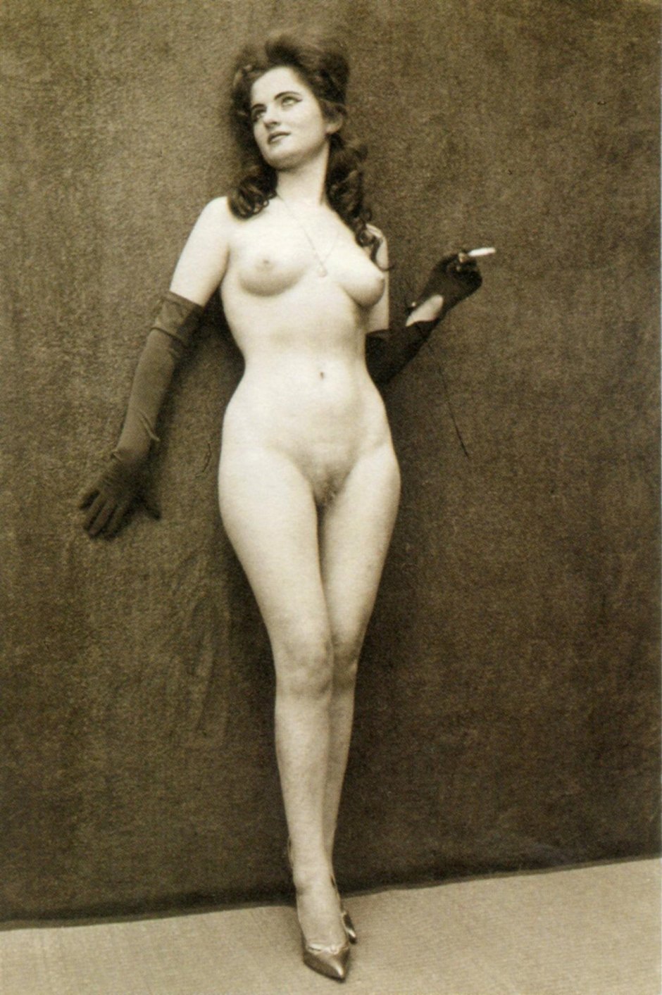 Vintage naked women
