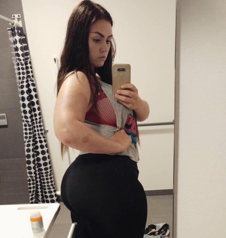 Odda Iceland model Anna Abramova