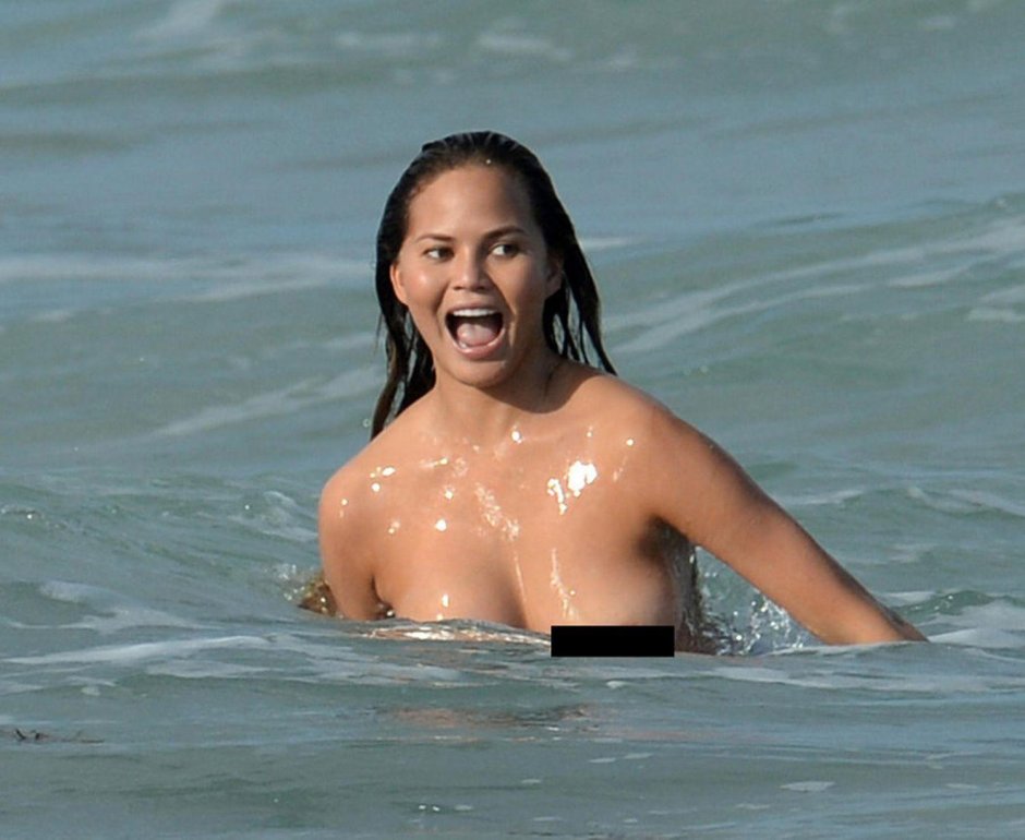 Chrissy Teygen Erotic