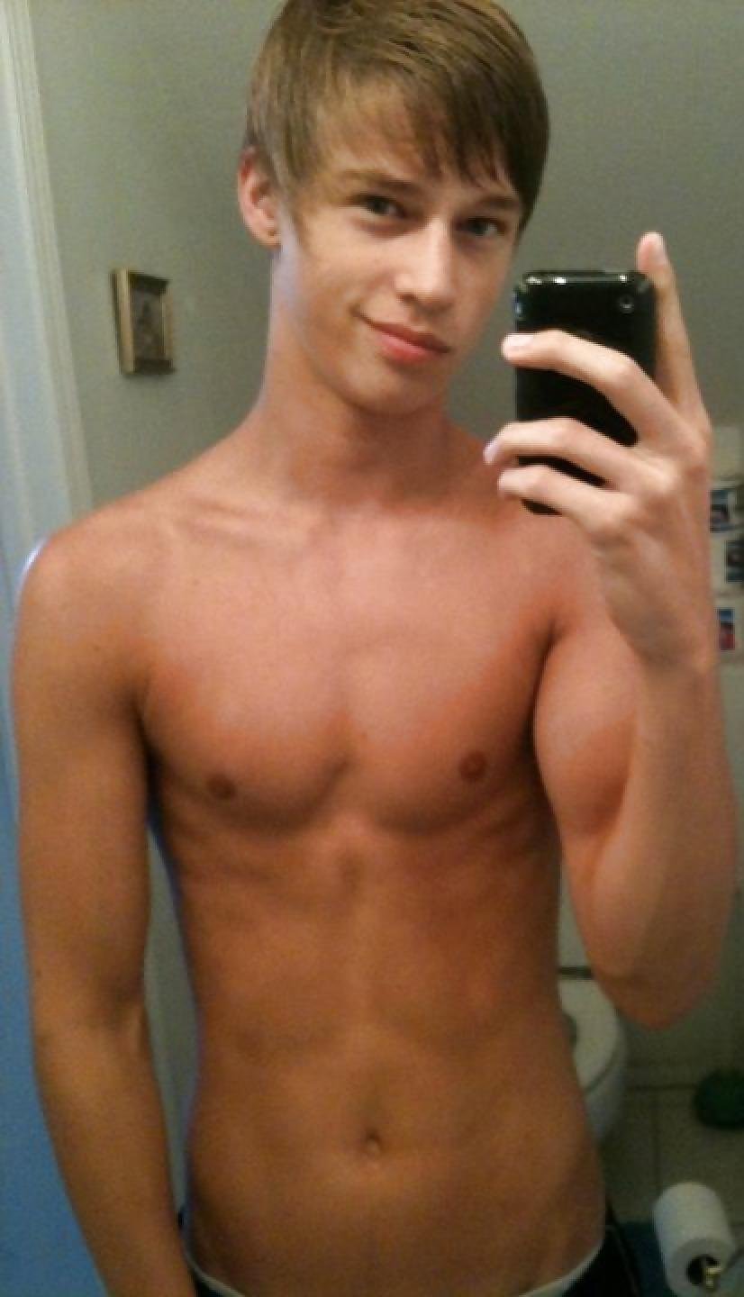 Twink Guys Selfie