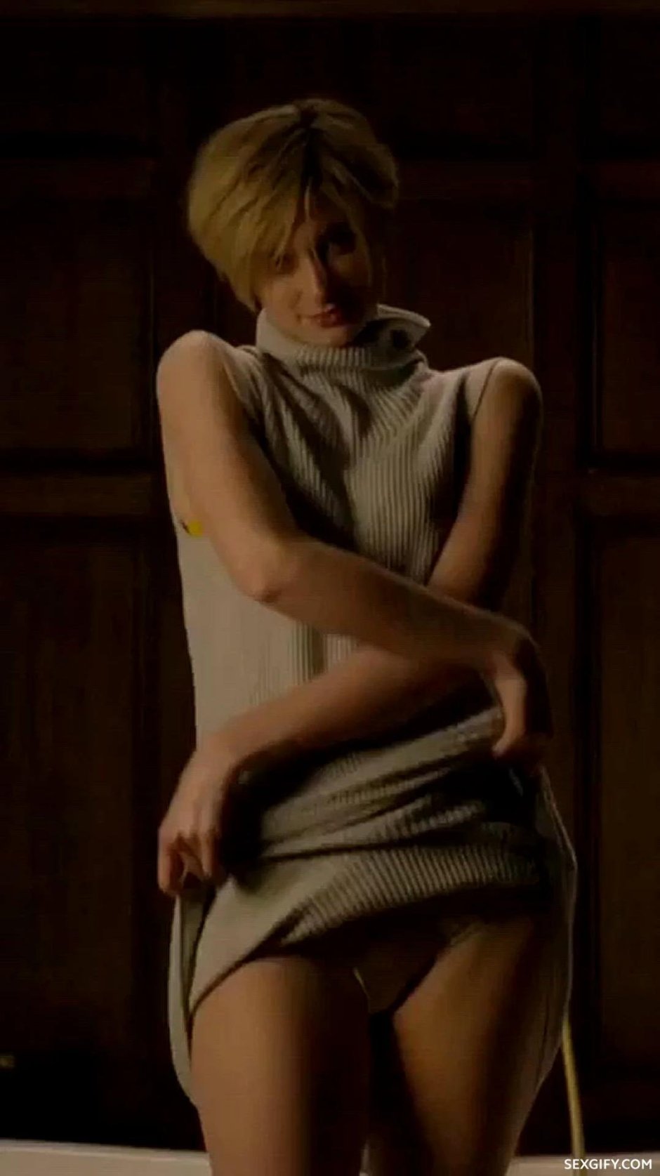 Naked Elizabeth moron