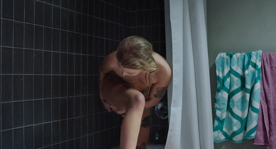 Photo naked Sofia Anderson on the phone