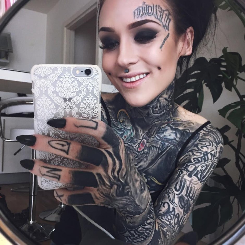 Monami Frost