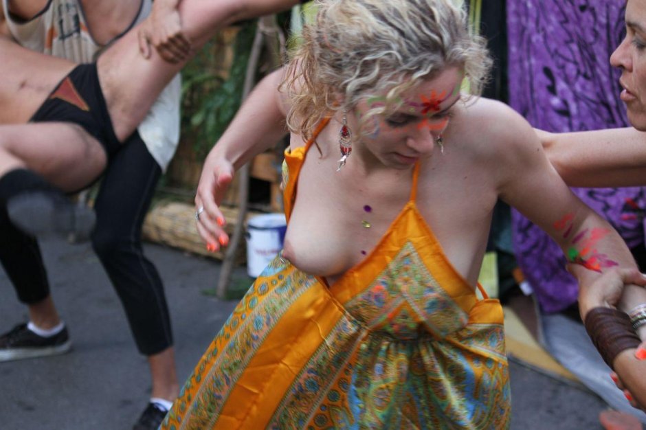 House 2 naked boobs Nip Slip