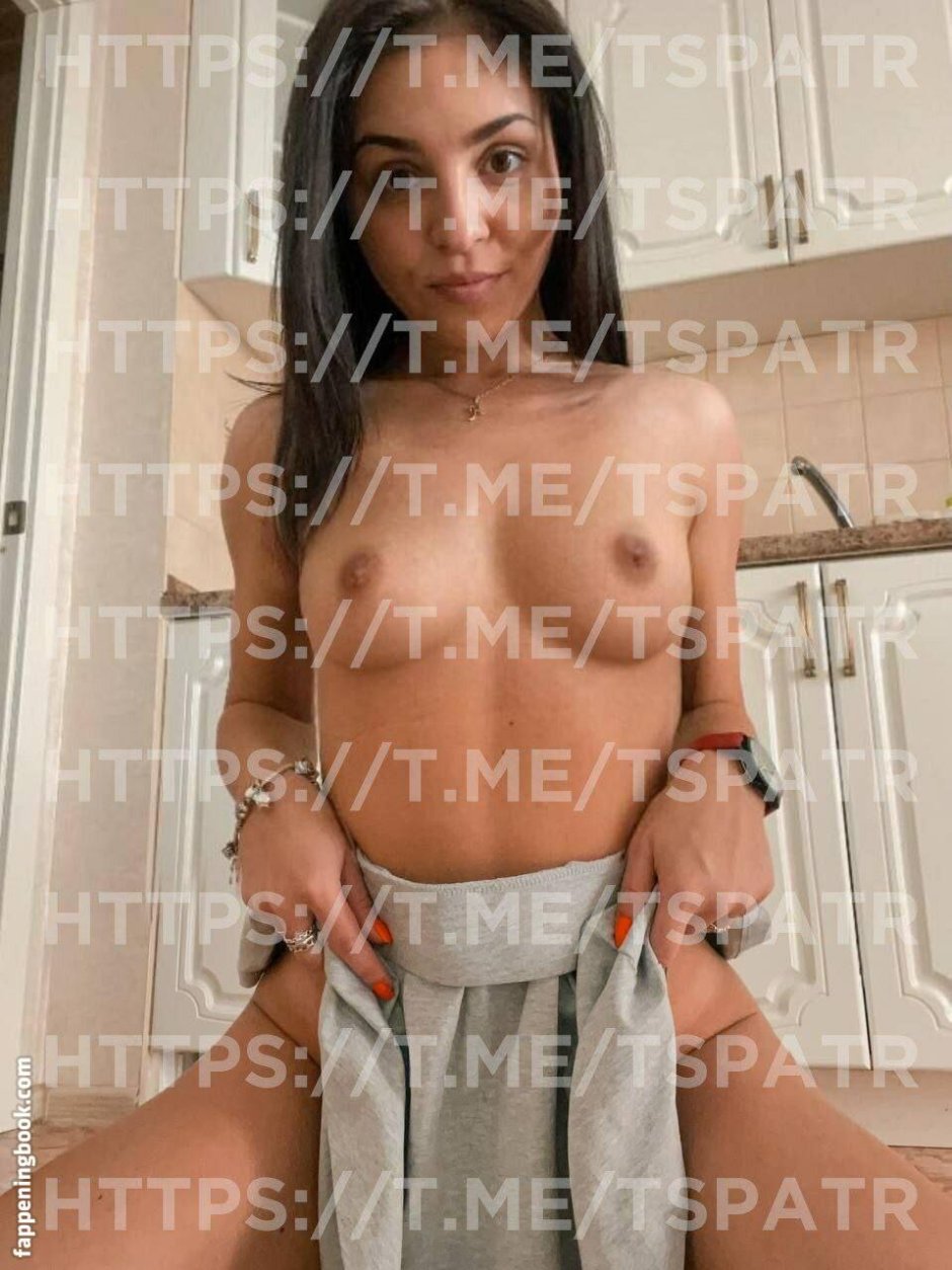 Little Model in mini naked 10