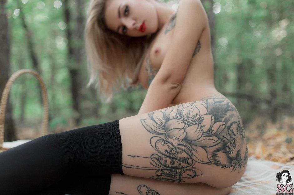 Elisarose_sg red cap ero