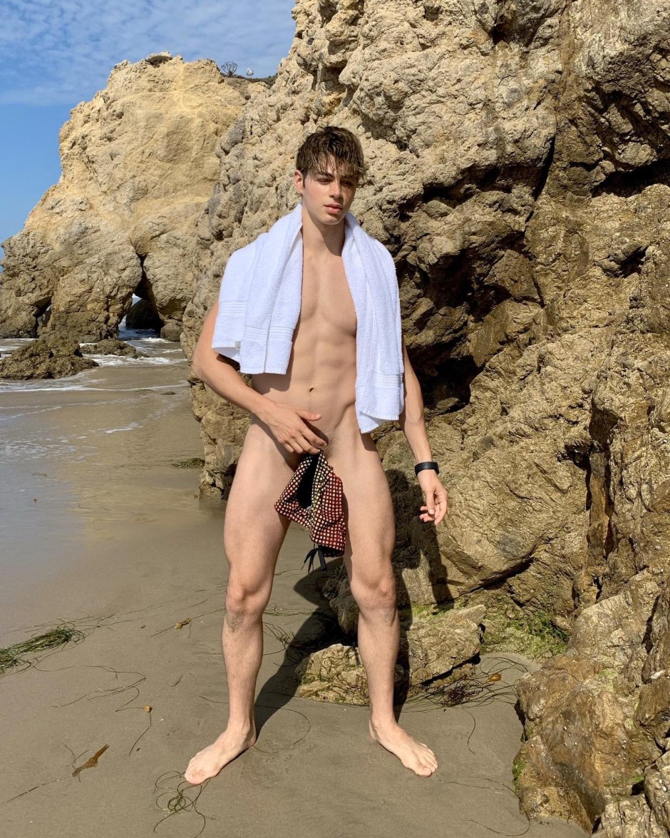 Pierre AMAURY BOUVIR NICHIR Naked