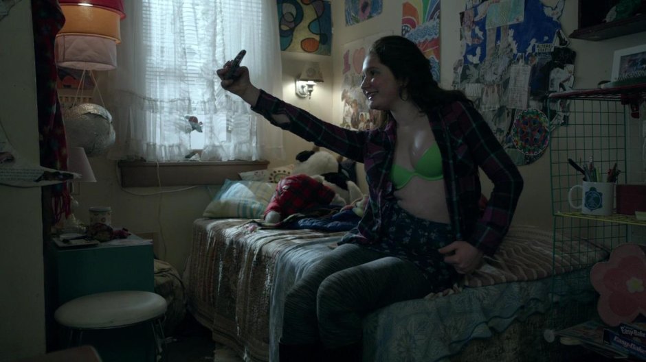 Emma Kinni worn naked