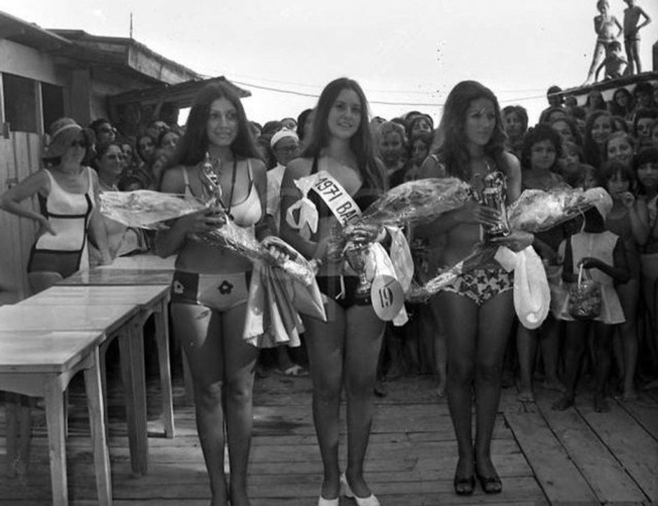 Boots of the legs in Istanbul 1971