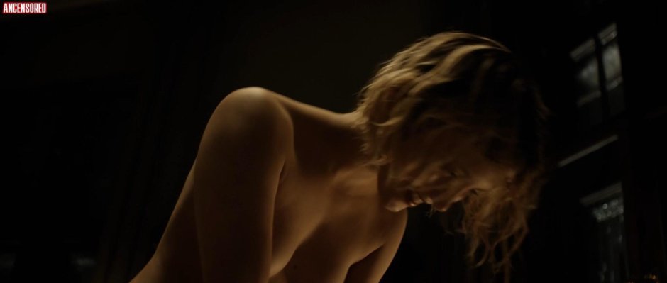 Sarah-sophie Bussina photo naked