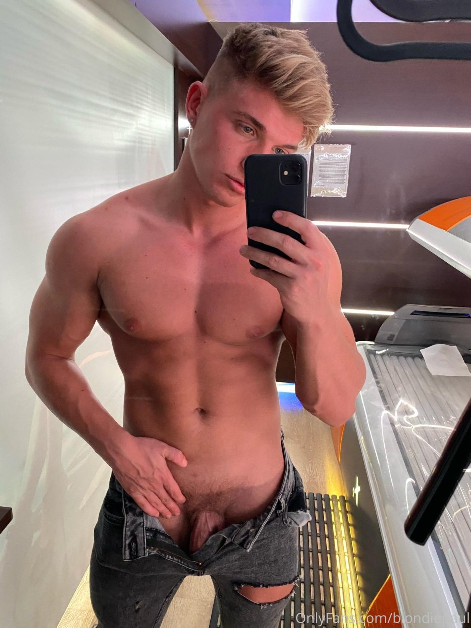 Paul Cassidy barebacks Carlos effort