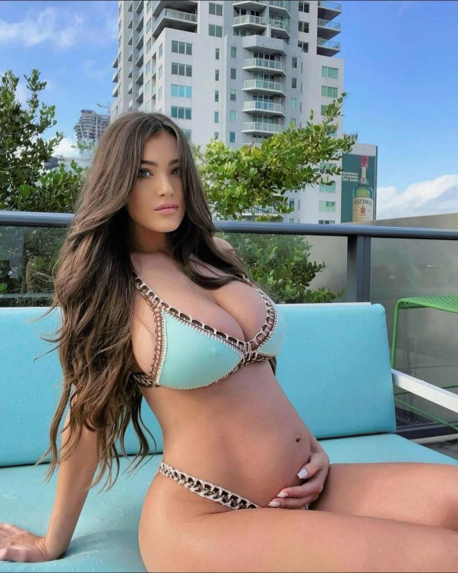 Samantha Gannon model