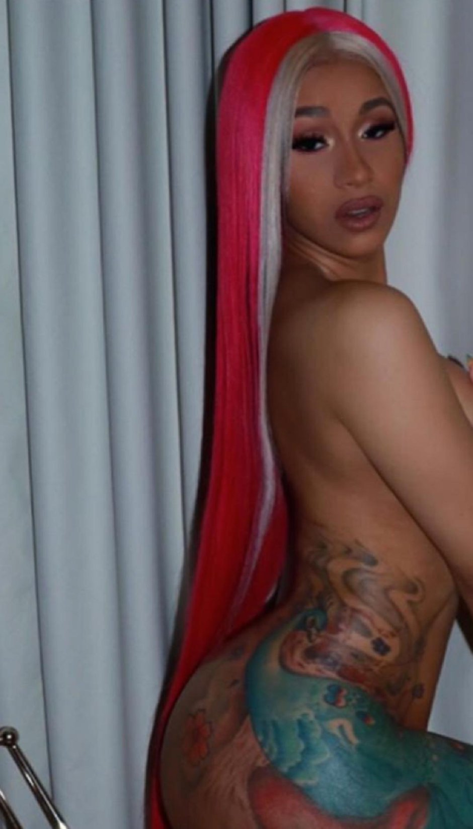 Rapper Cardi Bi naked