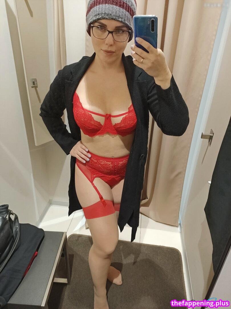 Naked Milf with Britain Cherryl Colle