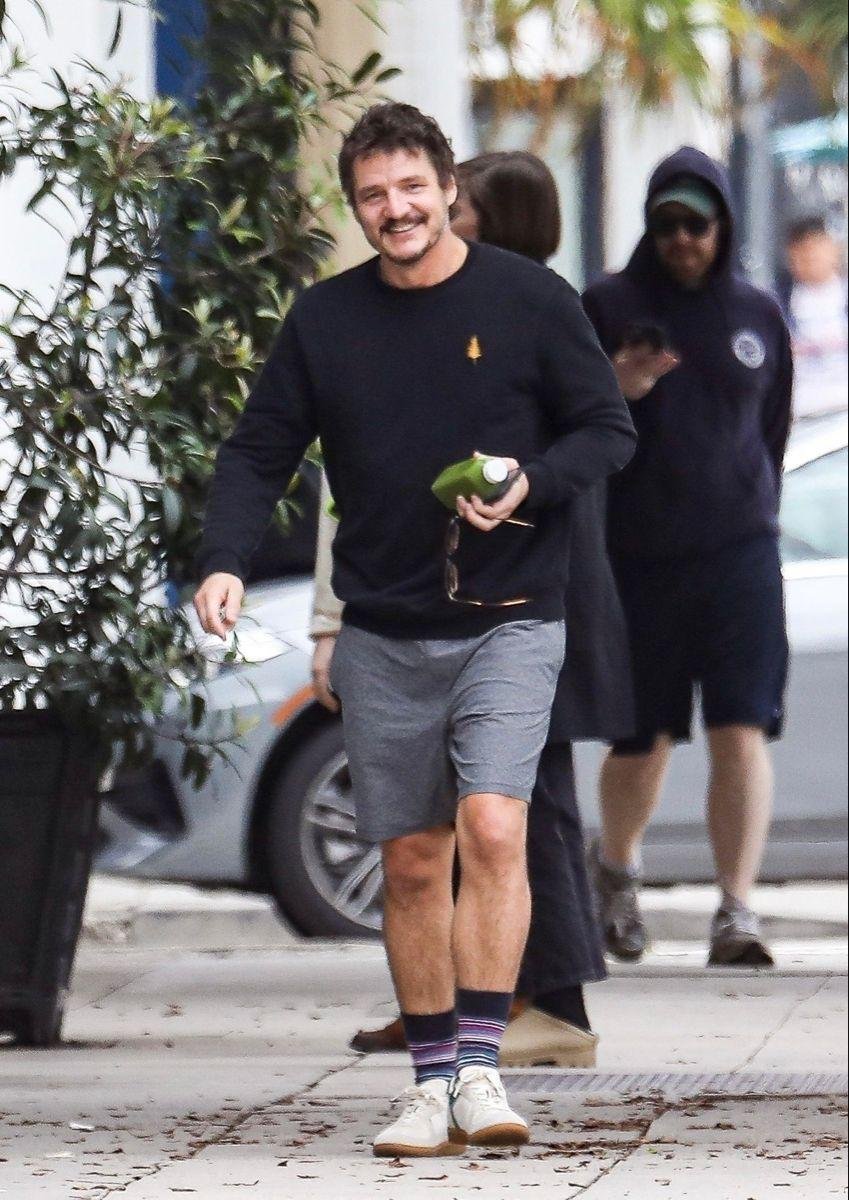 Pedro Pascal Paparazzi