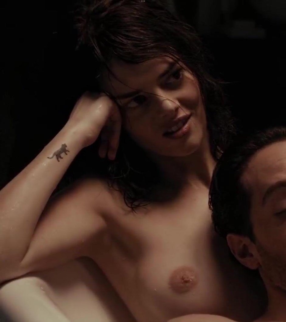 Samara White Model Dall